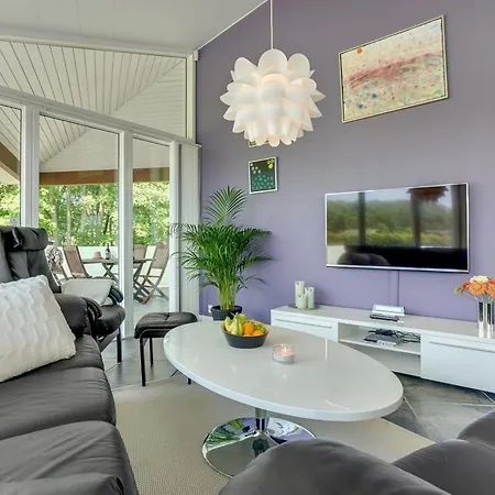 Semesterbostad Helena - 250m From The Sea By Interhome