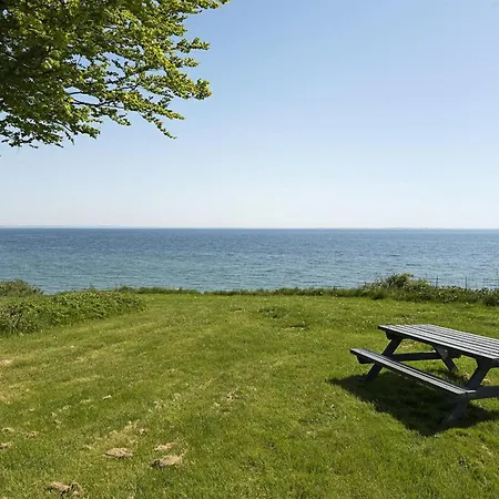 Semesterbostad Helena - 250m From The Sea By Interhome *
